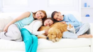 beneficiile copiilor care cresc cu animalele de companie